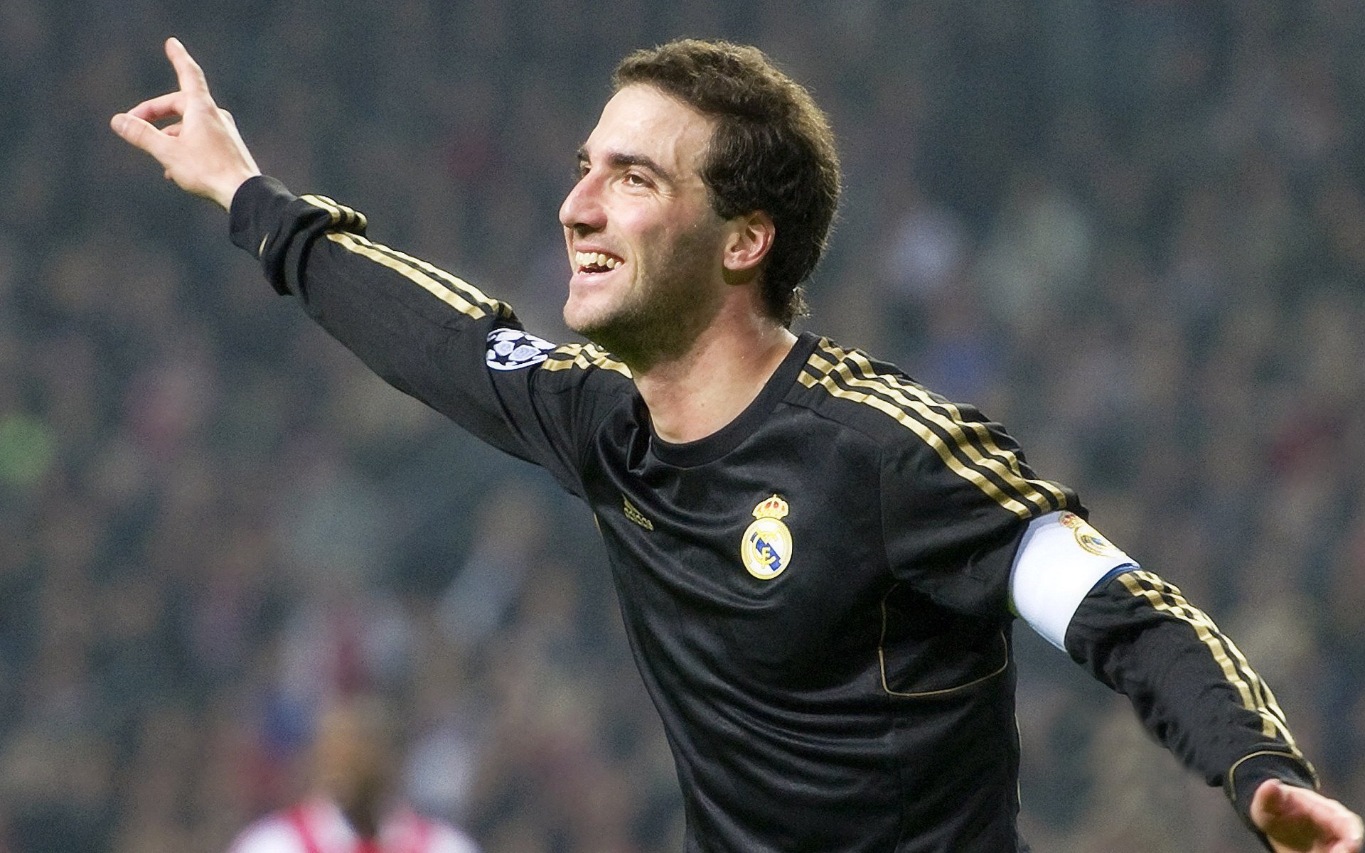 德甲球队在高强度对抗中体能衰减与技术失误关系研究